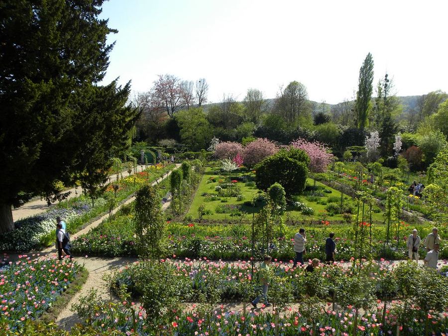 Сады в поместье Клода Моне в Живерни
