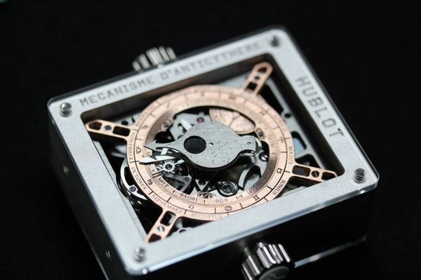 Наручные часы от Hublot, взявшие за основу древнейший механизм