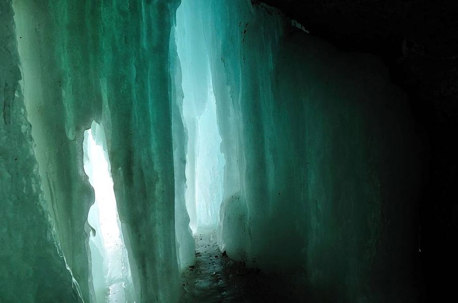Скованный льдом водопад Миннехаха