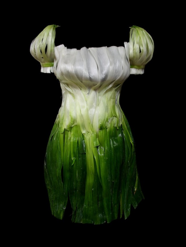 Съедобная коллекция платьев из овощей