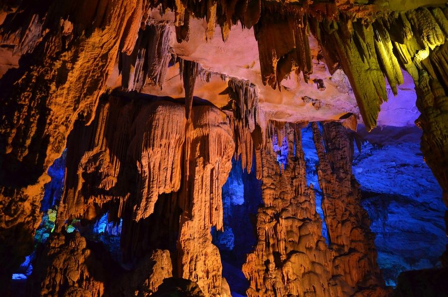 Пещера тростниковой флейты (Reed Flute Cave)