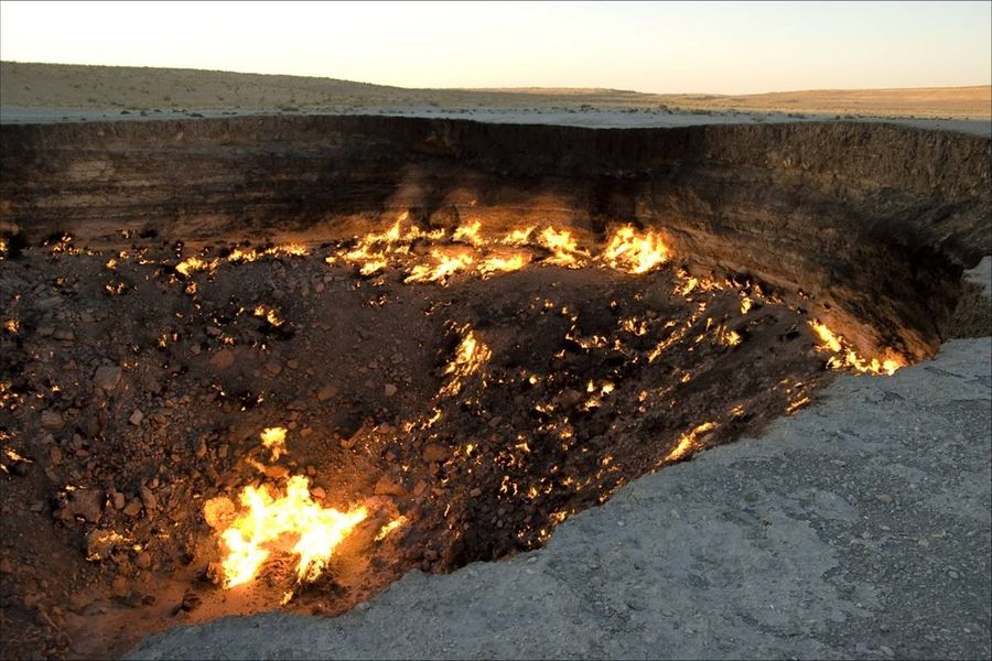 Дарваза (The Darvaza well) - газовый кратер в Туркменистане