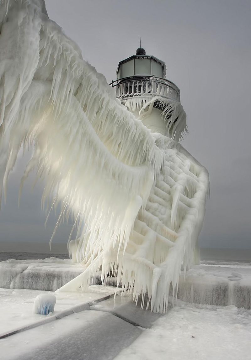Ледяные скульптуры, созданные матушкой природой