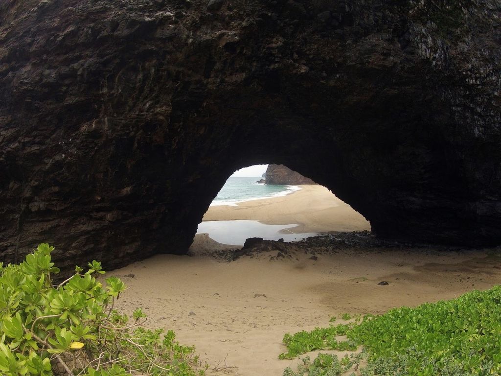 Изолированный пляж Хонопу - Кауаи