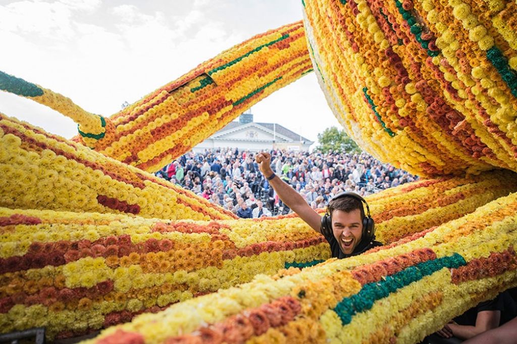 Фестиваль цветов «Bloemencorso» в Голландии посвятили Ван Гогу