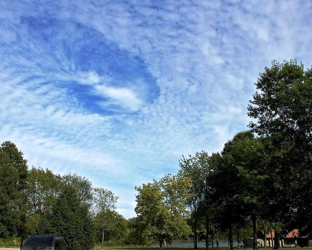 Эффект Fallstreak. Эффект Fallstreak облака. Перисто Кучевые облака фото. Самые необычные облака фото.