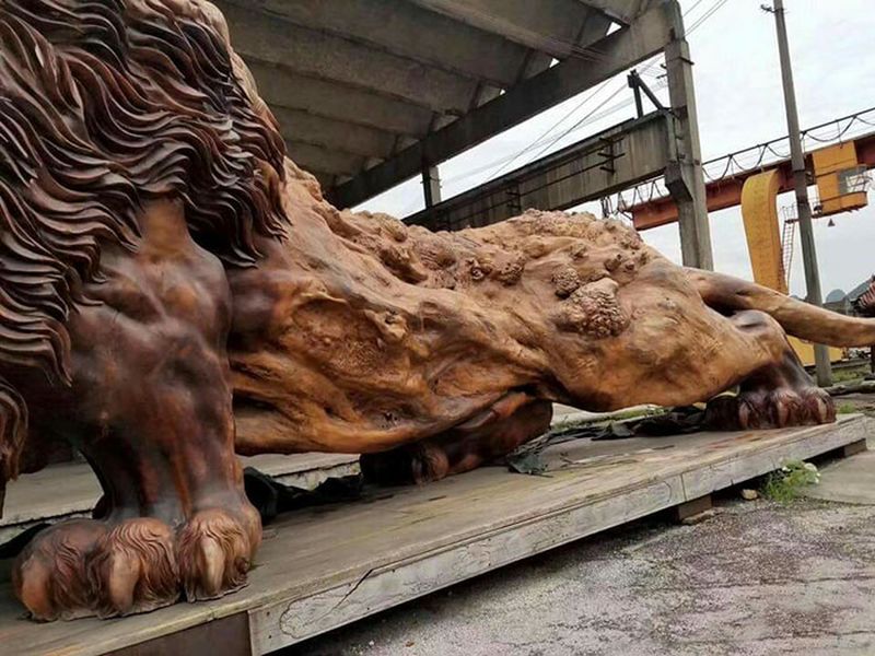 Самая большая скульптура в мире, сделанная из цельного дерева