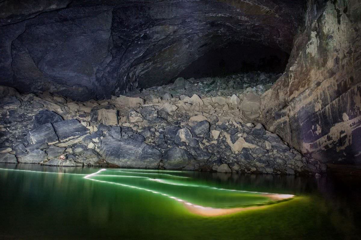 Пещера Шондонг во Вьетнаме – cамая большая в мире