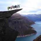 Горный выступ 'Язык Тролля' (Trolltunga) в Норвегии