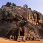 Замок Сигирия (Sigiriya), или Львиная скала (Lions Rock)