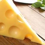 Откуда в швейцарском сыре берутся дырки