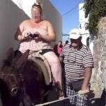 В греции запретили туристам с избыточным весом кататься на ослах