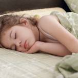 Почему дети спят дольше взрослых
