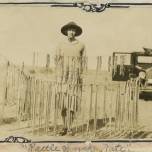 История кэтрин макхейл слотербэк, которая в 1925 году убила 140 гремучих змей и сделала из них платье