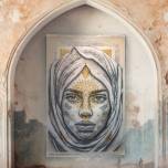 Художник превращает персидские ковры в холст для запоминающихся женских портретов
