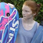 Новозеландская девочка отбилась от акулы доской для бодибординга