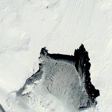 Наса продолжает следить за гигантским антарктическим разломом