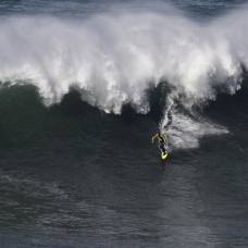 Сёрфер установил новый мировой рекорд, покорив 30-метровую волну