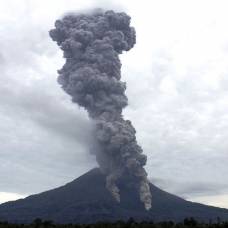Суматра оказалась под слоем вулканического пепла