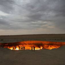 На дне 40 лет горящего в туркмении кратера найдена жизнь