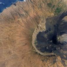 Ученые объяснили происхождение огромных каменных валунов на острове сантьяго