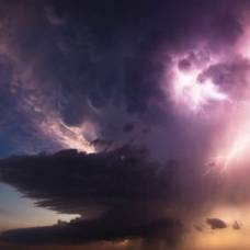 Фотограф в погоне за штормом проехал более 20000 миль