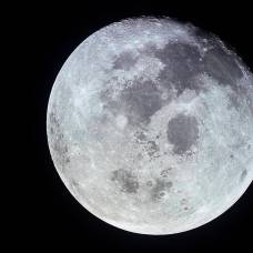 Столкновение земли с гипотетической планетой тейей, вероятно, образовало луну