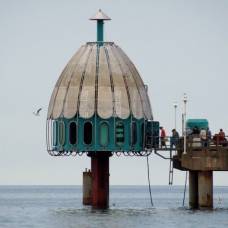Подводный лифт на острове узедом в цинновице, германия