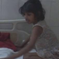 В индии нашли 8-летнюю девочку-маугли, которую воспитали обезьяны