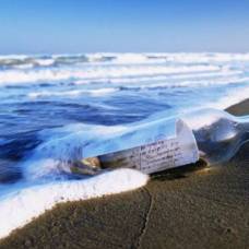 Сколько может плыть сообщение в бутылке, если ее кинуть в океан?