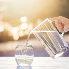 5 мифов о воде: два литра в день пить не нужно