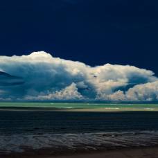 Вечное грозовое облако гектор над островами тиви сняли из космоса