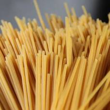 Как сломать спагетти ровно пополам?