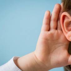 При восприятии эмоций дети полагаются на слух, а не на зрение