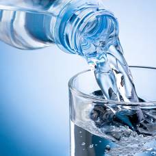 Питье воды при отсутствии жажды назвали опасным