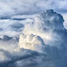 Сколько весят облака в небе?
