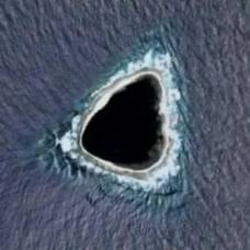 Пользователи reddit нашли на google maps «черную дыру» посреди тихого океана