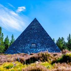 Шотландская пирамида национального парка кэрнгормс