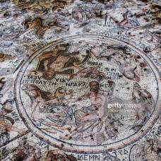 Археологи обнаружили в сирии редкую римскую мозаику с мотивом троянской войны