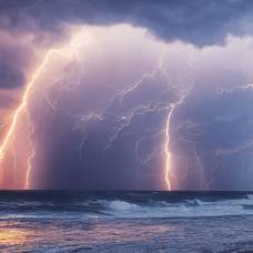 Бьет ли током в море, когда в него ударяет молния?