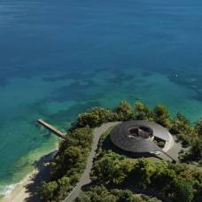 Удаленный остров превратился в тихий курорт, сочетающий японский и датский дизайн